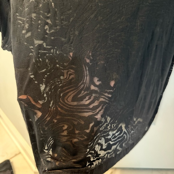 Lululemon tee - Picture 2 of 2